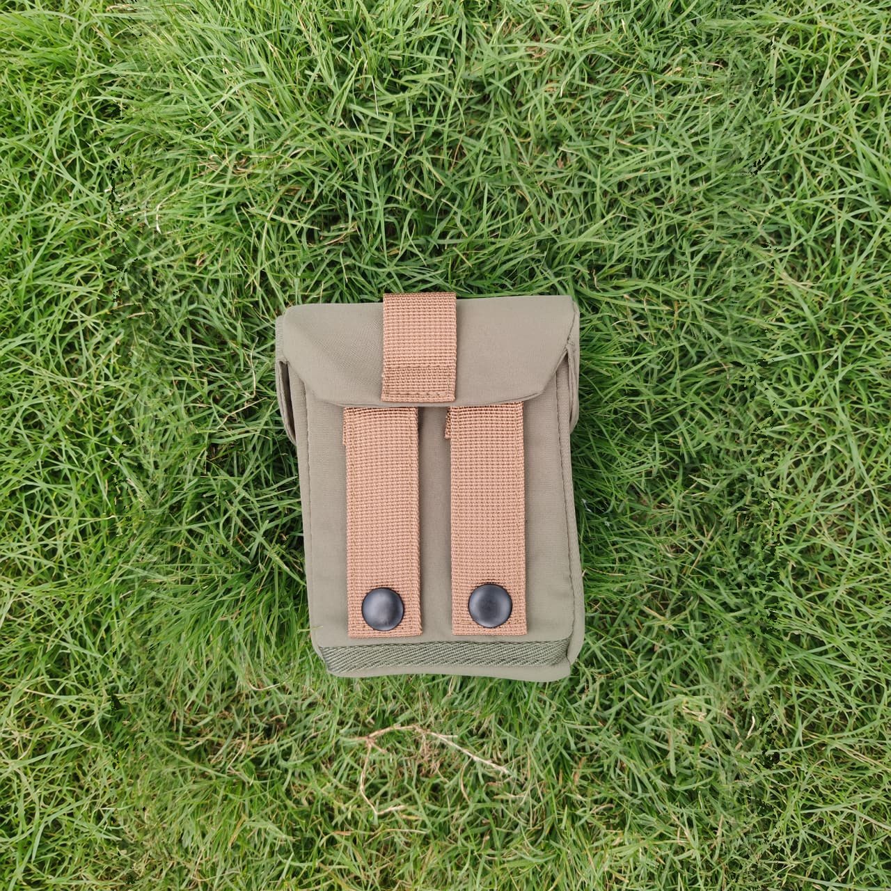 Range Finder Pouch back view