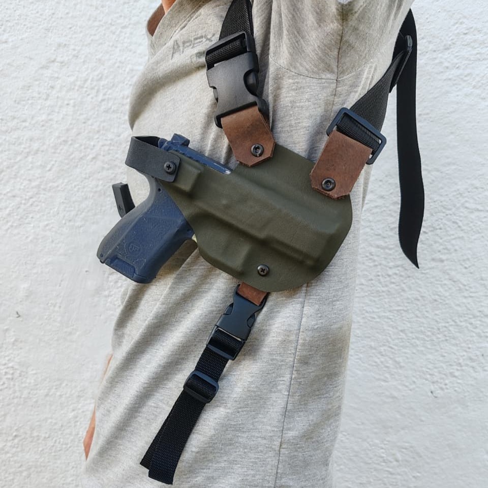 Shoulder rig holster side